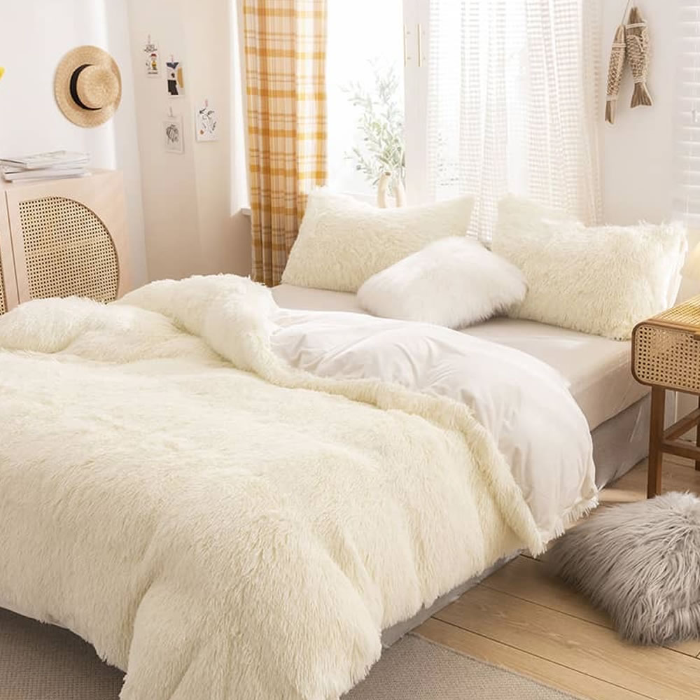 Luxury Plush Shaggy Bedding Set, White / King 6 Piece Set